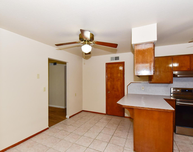 439 E Brown - Photo Thumbnail 8