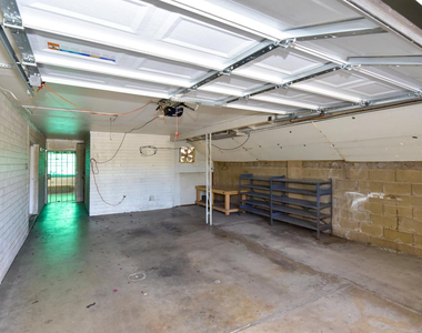 439 E Brown - Photo Thumbnail 16