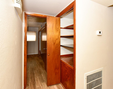 439 E Brown - Photo Thumbnail 7