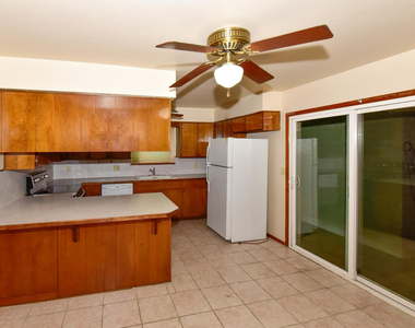 439 E Brown - Photo Thumbnail 10