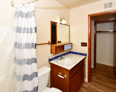 439 E Brown - Photo Thumbnail 14