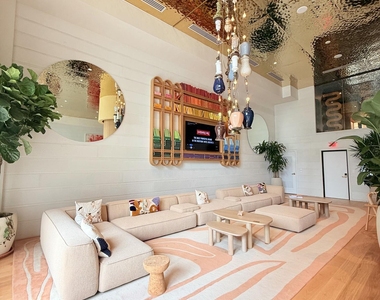 90 Ne 32nd Street Ne - Photo Thumbnail 15