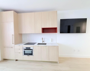 90 Ne 32nd Street Ne - Photo Thumbnail 6