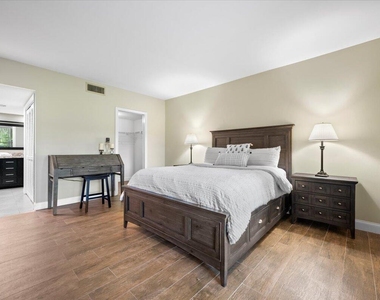 13334 Polo Club Road - Photo Thumbnail 9