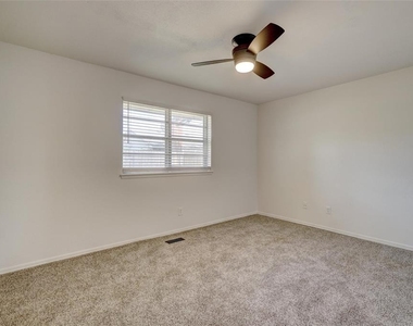 10333 Fairfax Lane - Photo Thumbnail 7