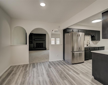 10333 Fairfax Lane - Photo Thumbnail 3