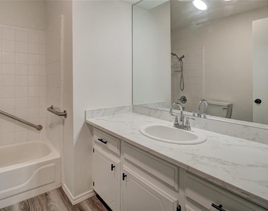 10333 Fairfax Lane - Photo Thumbnail 8