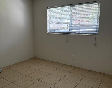 3941 Crystal Lake Drive - Photo Thumbnail 8
