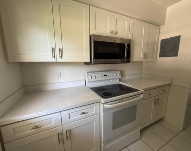 3941 Crystal Lake Drive - Photo Thumbnail 4