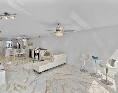 3100 Ne 49th Street - Photo Thumbnail 4