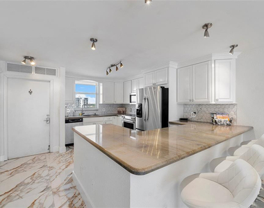 3100 Ne 49th Street - Photo Thumbnail 2