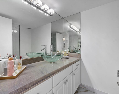 3100 Ne 49th Street - Photo Thumbnail 8