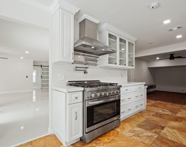 561 Sw 168th Terrace - Photo Thumbnail 6
