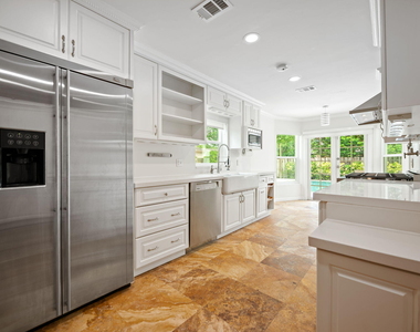561 Sw 168th Terrace - Photo Thumbnail 8