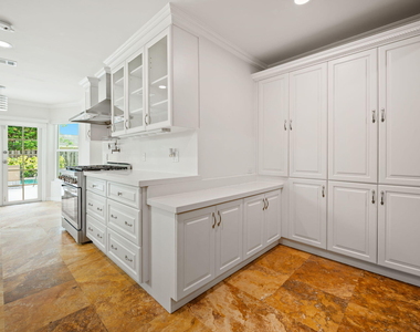 561 Sw 168th Terrace - Photo Thumbnail 9