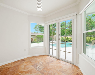 561 Sw 168th Terrace - Photo Thumbnail 10