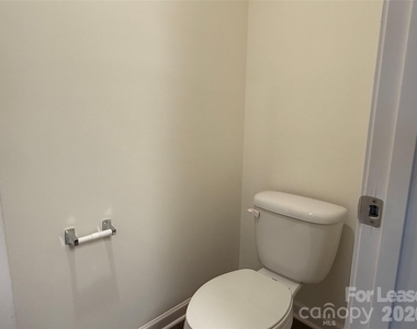 2029 Oakdale Road - Photo Thumbnail 10