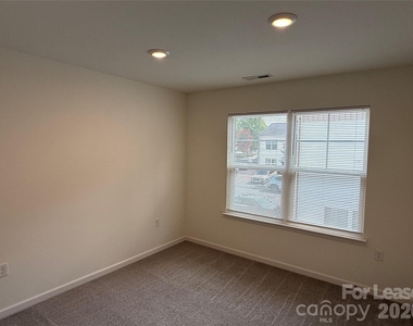 2029 Oakdale Road - Photo Thumbnail 5
