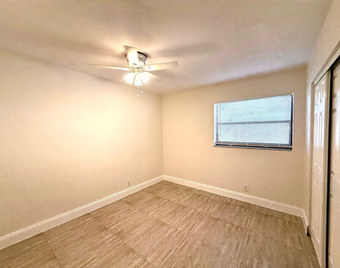 607 Ne 29th Drive - Photo Thumbnail 10