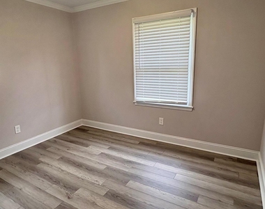 803 Robinson Road - Photo Thumbnail 6