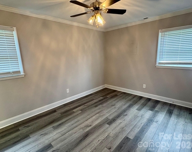 803 Robinson Road - Photo Thumbnail 5