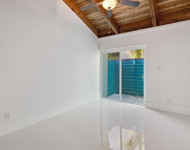 410 Se 13th Street - Photo Thumbnail 8