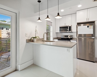 410 Se 13th Street - Photo Thumbnail 6