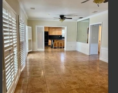 3913 Northampton Way - Photo Thumbnail 9