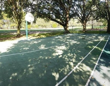 3913 Northampton Way - Photo Thumbnail 2