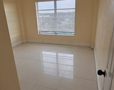 4174 Inverrary Drive - Photo Thumbnail 5