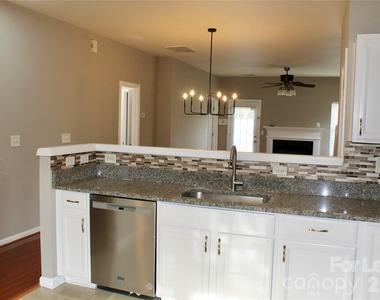 108 Azteca Drive - Photo Thumbnail 4