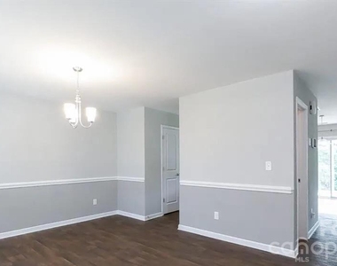 1525 Lilly Springs Place - Photo Thumbnail 2