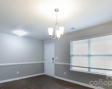 1525 Lilly Springs Place - Photo Thumbnail 4