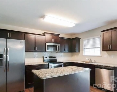 1525 Lilly Springs Place - Photo Thumbnail 5