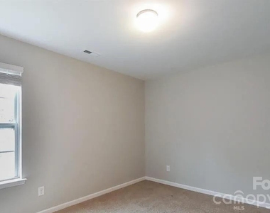 1525 Lilly Springs Place - Photo Thumbnail 16