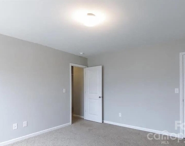 1525 Lilly Springs Place - Photo Thumbnail 23