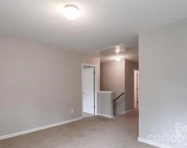 1525 Lilly Springs Place - Photo Thumbnail 17
