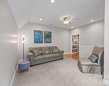 7322 Swansea Lane - Photo Thumbnail 33