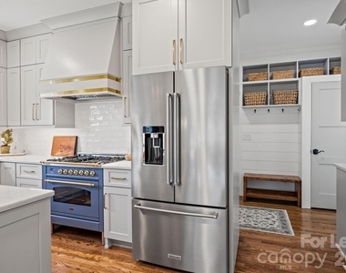 7322 Swansea Lane - Photo Thumbnail 13