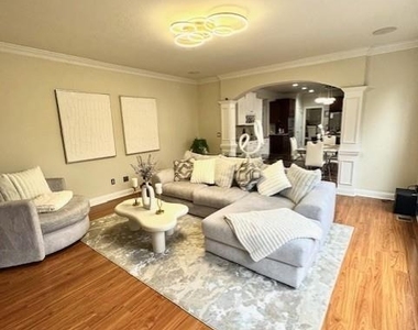 205 Edenshire Court - Photo Thumbnail 12