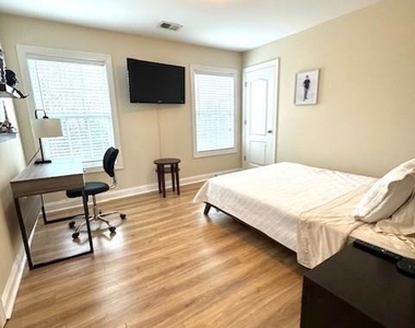205 Edenshire Court - Photo Thumbnail 17