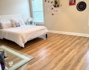205 Edenshire Court - Photo Thumbnail 20