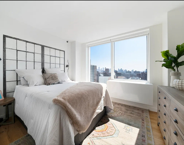 180 Broome Street - Photo Thumbnail 2