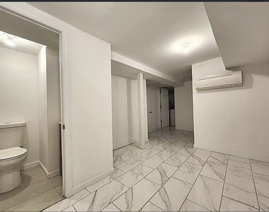 32 Woodbine Street - Photo Thumbnail 3