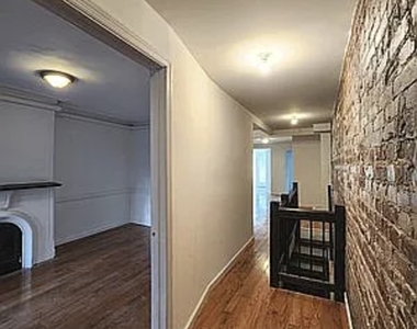 32 Woodbine Street - Photo Thumbnail 5