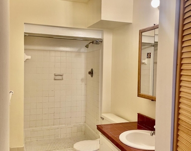 460 Nw 20th Street - Photo Thumbnail 7