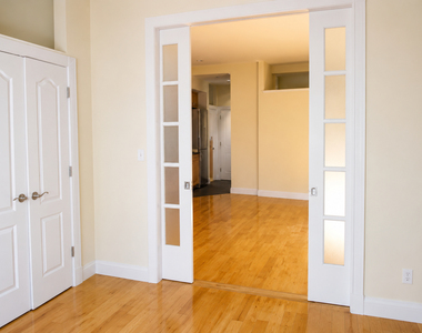 52 Barrow Street - Photo Thumbnail 2