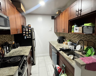 West 34th Street - Photo Thumbnail 2