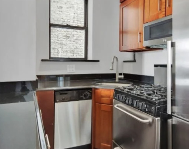 252 Mott Street - Photo Thumbnail 4