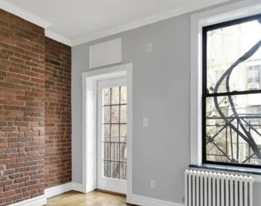 252 Mott Street - Photo Thumbnail 2